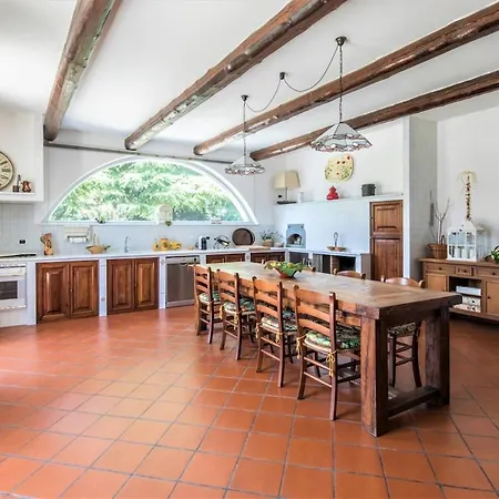 Casa vacanze Mezzaluna Private Pool,ac,wifi,5km From Alba *