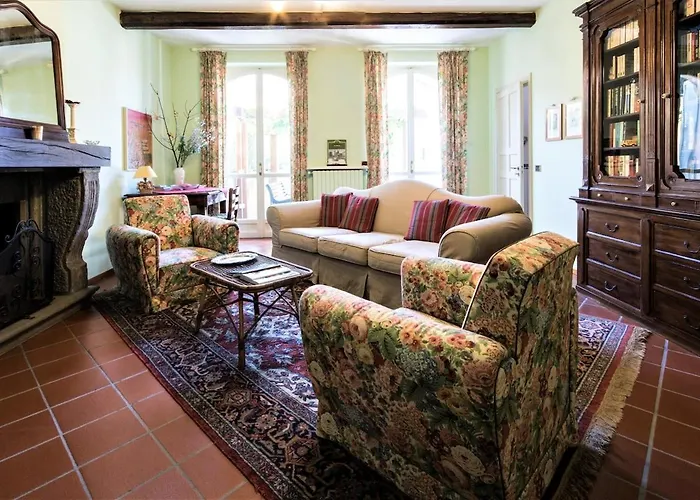 Mezzaluna Private Pool,ac,wifi,5km From Alba 別荘 *