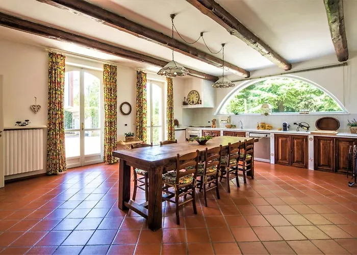 別荘 Mezzaluna Private Pool,ac,wifi,5km From Alba Biglini